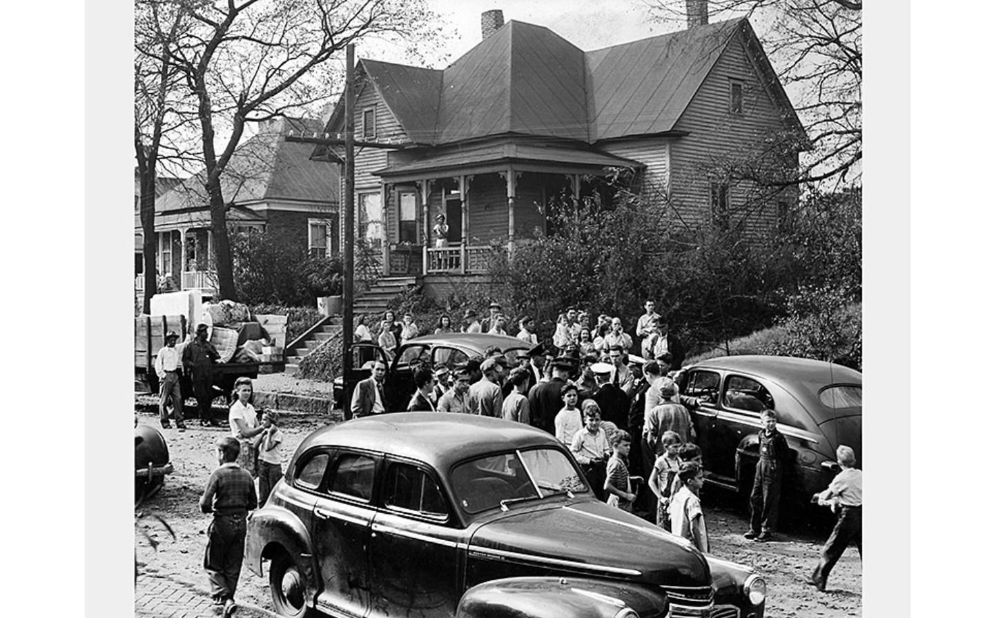 Columbians threatening neighborhood